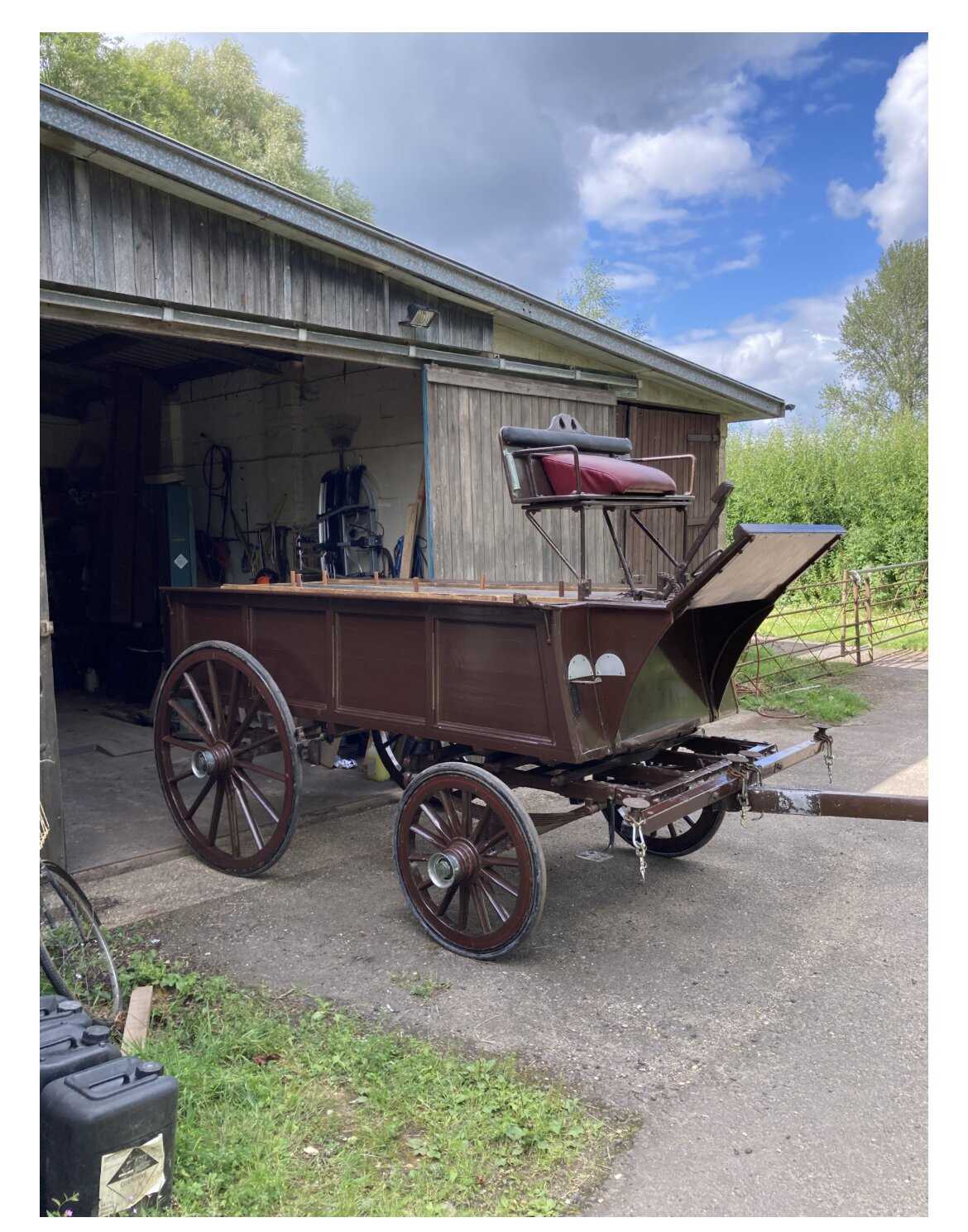 Lot 11 - DELIVERY DRAY