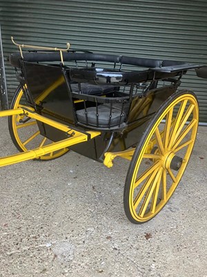 Lot 29 - GOVERNESS CART by J A Lawton & Co.