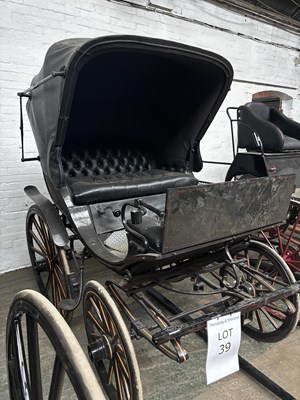 Lot 39 - HOODED PHAETON