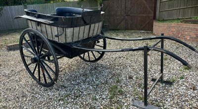 Lot 92 - GOVERNESS CART by Mills of Paddington