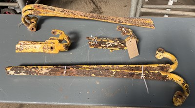 Lot 229 - Yellow spring hangers for a London trolley or dray