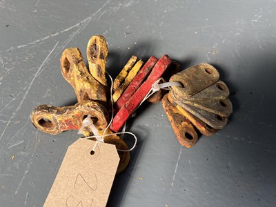 Lot 230 - Shackles for spring hangers