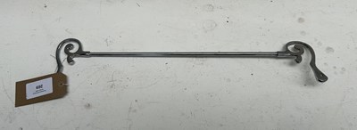 Lot 269 - Rein rail. This lot carries VAT.