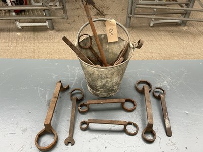 Lot 284 - Assorted carriage spanners