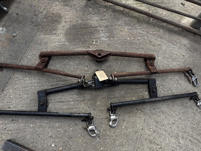 Lot 285 - Two sets of swingletrees with quick release