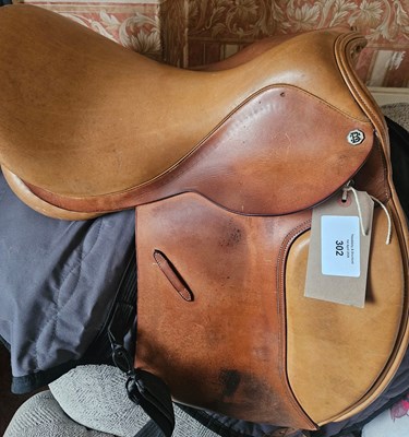 Lot 302 - Cliff Barnsby English saddle