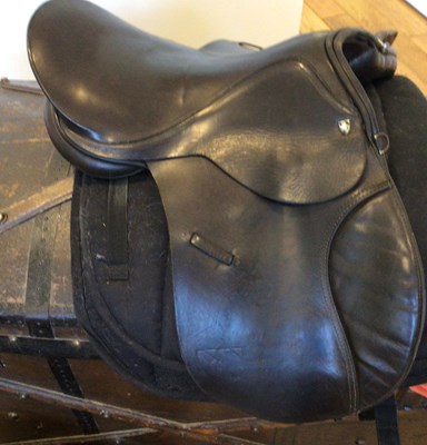 Lot 305 - 16" Charles Mountfort GP wide saddle