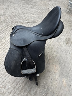 Lot 331 - 17" black leather Wintec saddle with stirrup leathers and irons