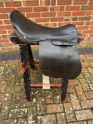 Lot 357 - 19" Gentleman's saddle with very wide panel