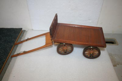 Lot 538 - Model of a flat bed cart