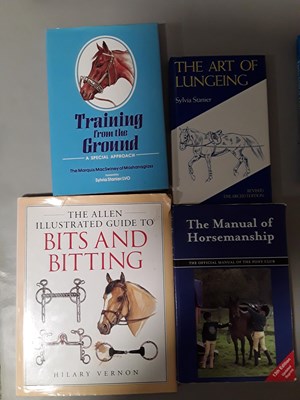 Lot 561 - Collection of lunging, groundwork and bitting books