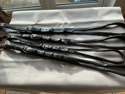 Lot 754 - Four assorted cruppers