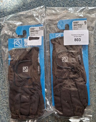 Lot 803 - Two SSG driving gloves, size large