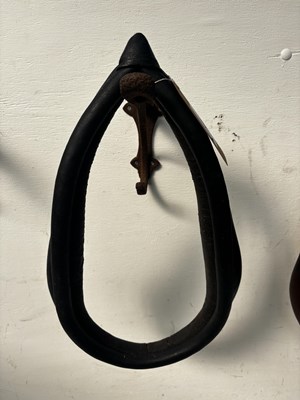 Lot 837 - 18" princess collar for re-covering