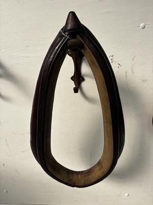 Lot 839 - 19" brown collar
