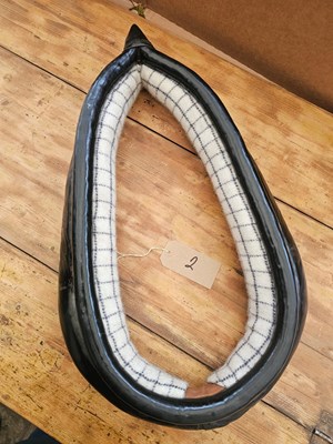 Lot 849 - 22" patent trade collar