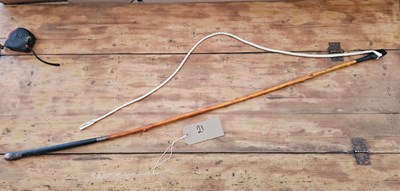 Lot 868 - Holly dealer's whip with silver ferrules