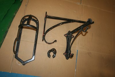 Lot 928 - Quantity of harness racks