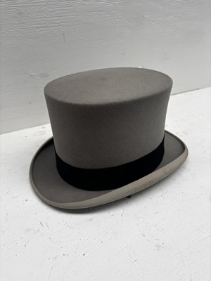 Lot 953 - Grey top hat
