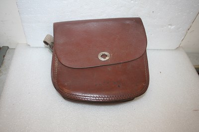Lot 1000 - Roundsman leather bag