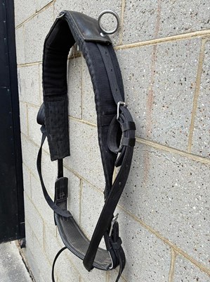 Lot 1105 - Pony/cob training pad with girth and tugs