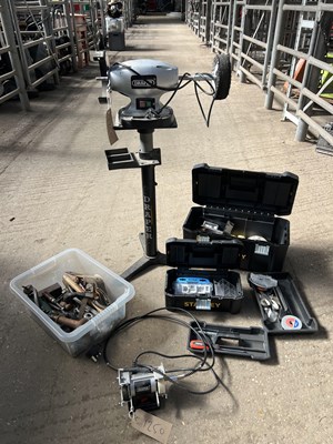 Lot 1250 - Draper 150mm 370W bench grinder