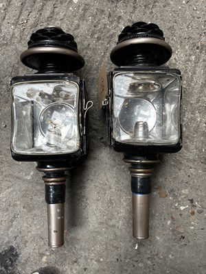 Lot 1319 - Pair of black and brass carriage lamps
