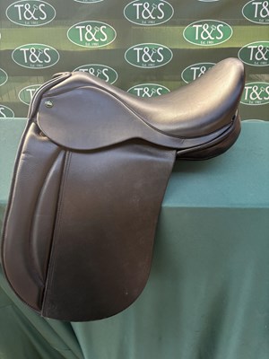 Lot 305 - Black leather Ideal saddle 16"