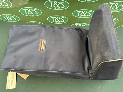 Lot 395 - Ladies long black riding boots with zip up bag, size 37 (4)