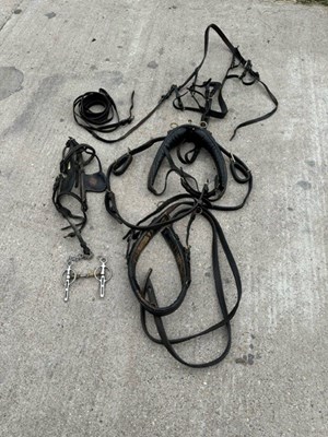 Lot 743 - 12hh leather pony breast collar harness, box keepers on bridle and trace carriers