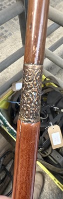 Lot 833 - Vintage holly whip in original condition with decorative ferrule and butt