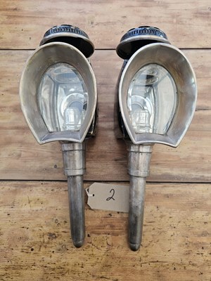Lot 872 - Dennison & Prudence white metal horseshoe fronted lamps