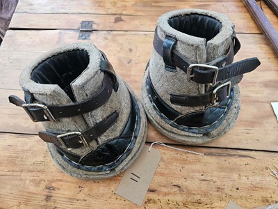 Lot 881 - Stallion mare serving boots