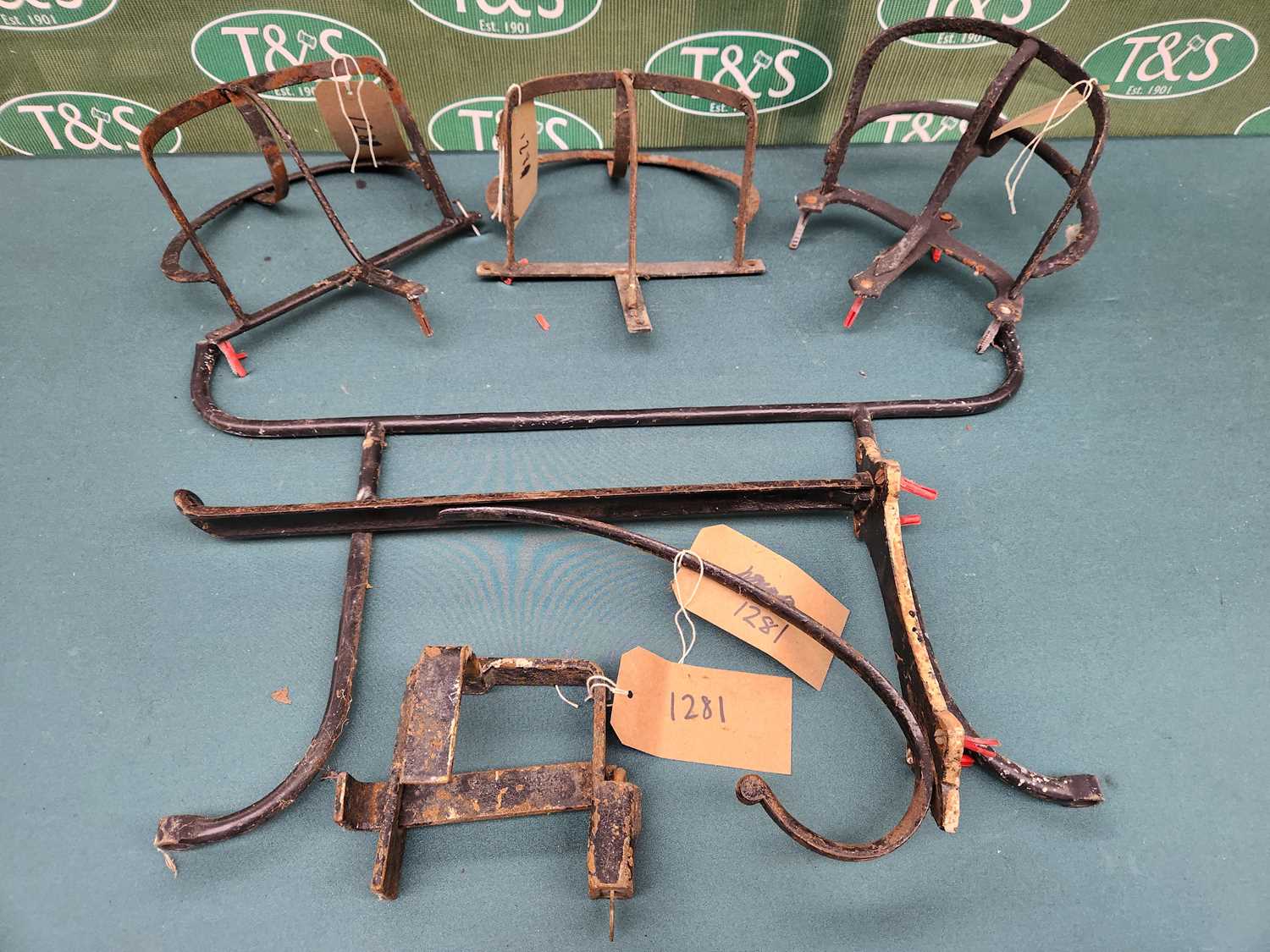 Lot 1281 - Quantity of harness racks