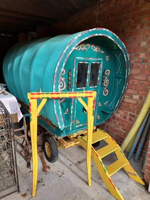 Lot 5 - HALF-SIZE BOW TOP CARAVAN