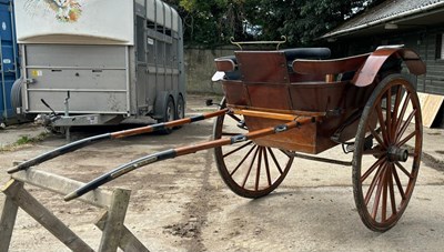Lot 7 - GOVERNESS CART