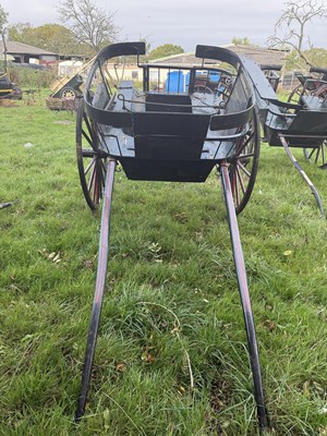 Lot 40 - GOVERNESS CART, painted dark green with red wheels