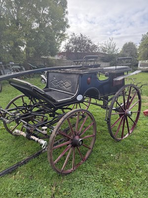 Lot 46 - FOUR WHEEL, PAIR / SINGLE PRESENTATION CARRIAGE, by Glinkowski